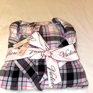 Victoria Secret Flannel Pajama Set - Medium